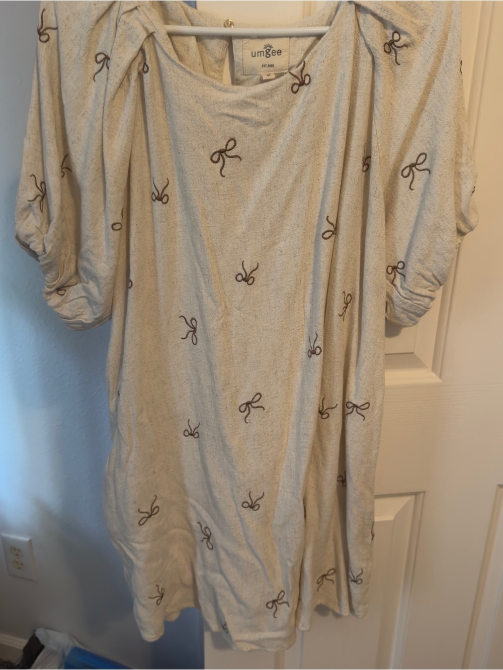 Umgee Cream Short-Sleeve women’s dress  Shirt with Brown Bow Print